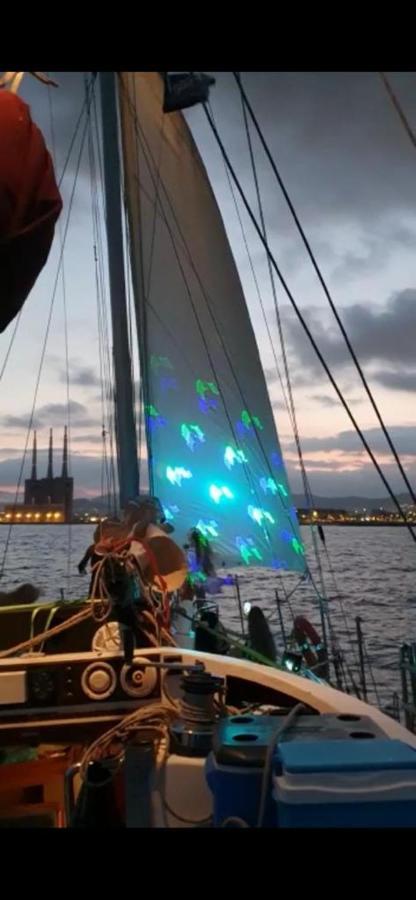 Salidas En Barco Otel Premiá de Mar Dış mekan fotoğraf