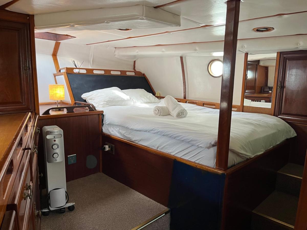 Salidas En Barco Otel Premiá de Mar Dış mekan fotoğraf